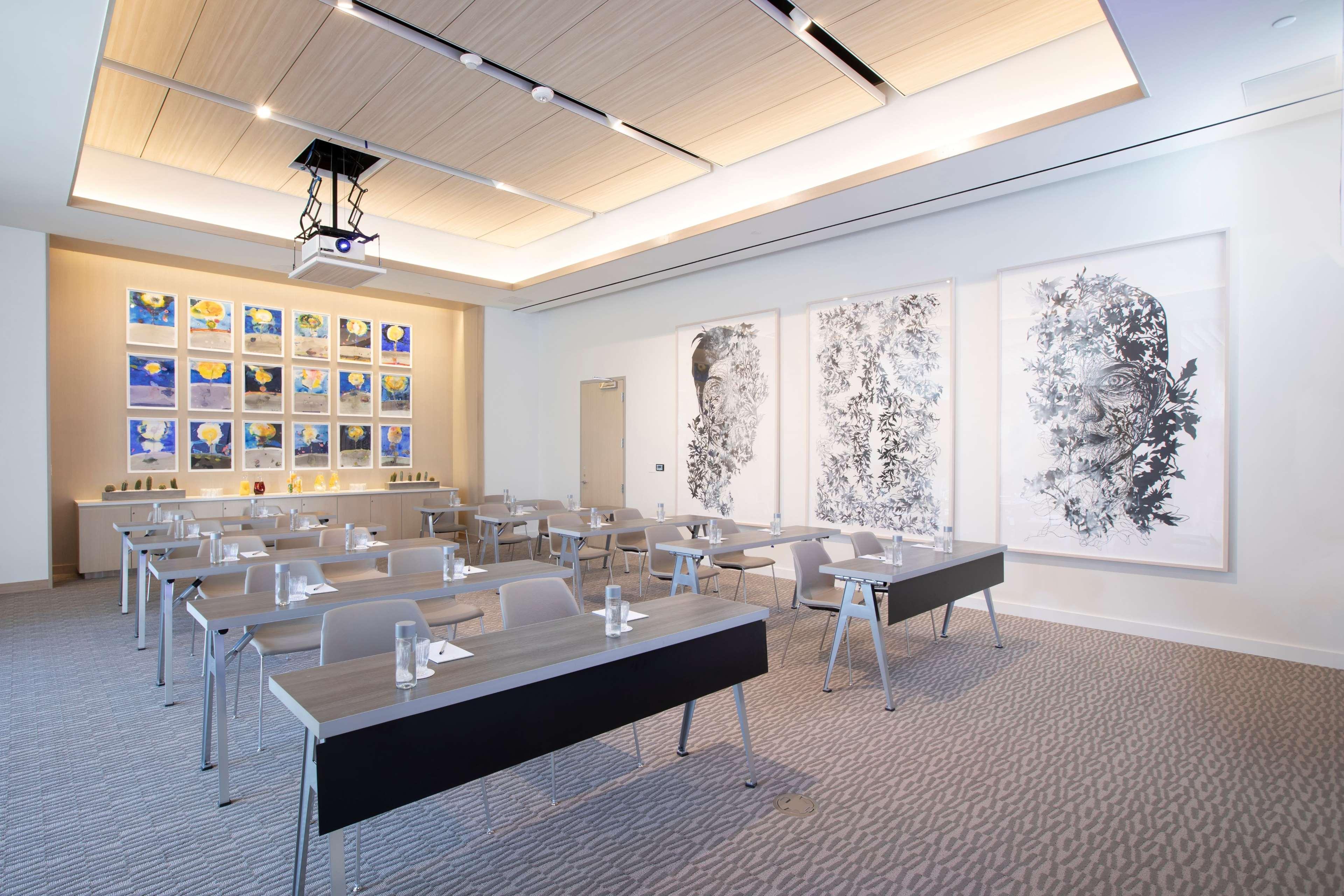 Hall Arts Hotel Dallas, Curio Collection By Hilton Exterior photo