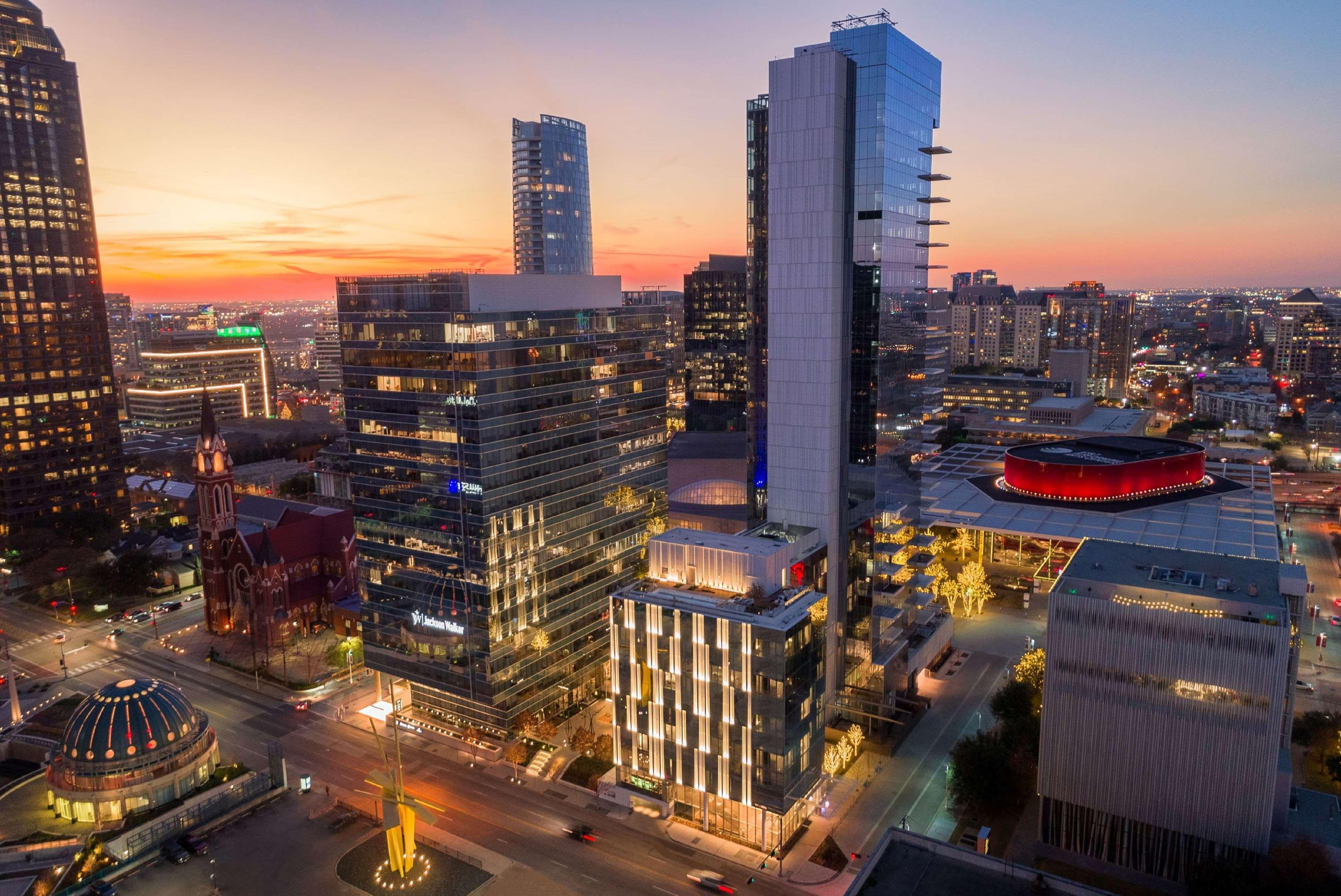 Hall Arts Hotel Dallas, Curio Collection By Hilton Exterior photo
