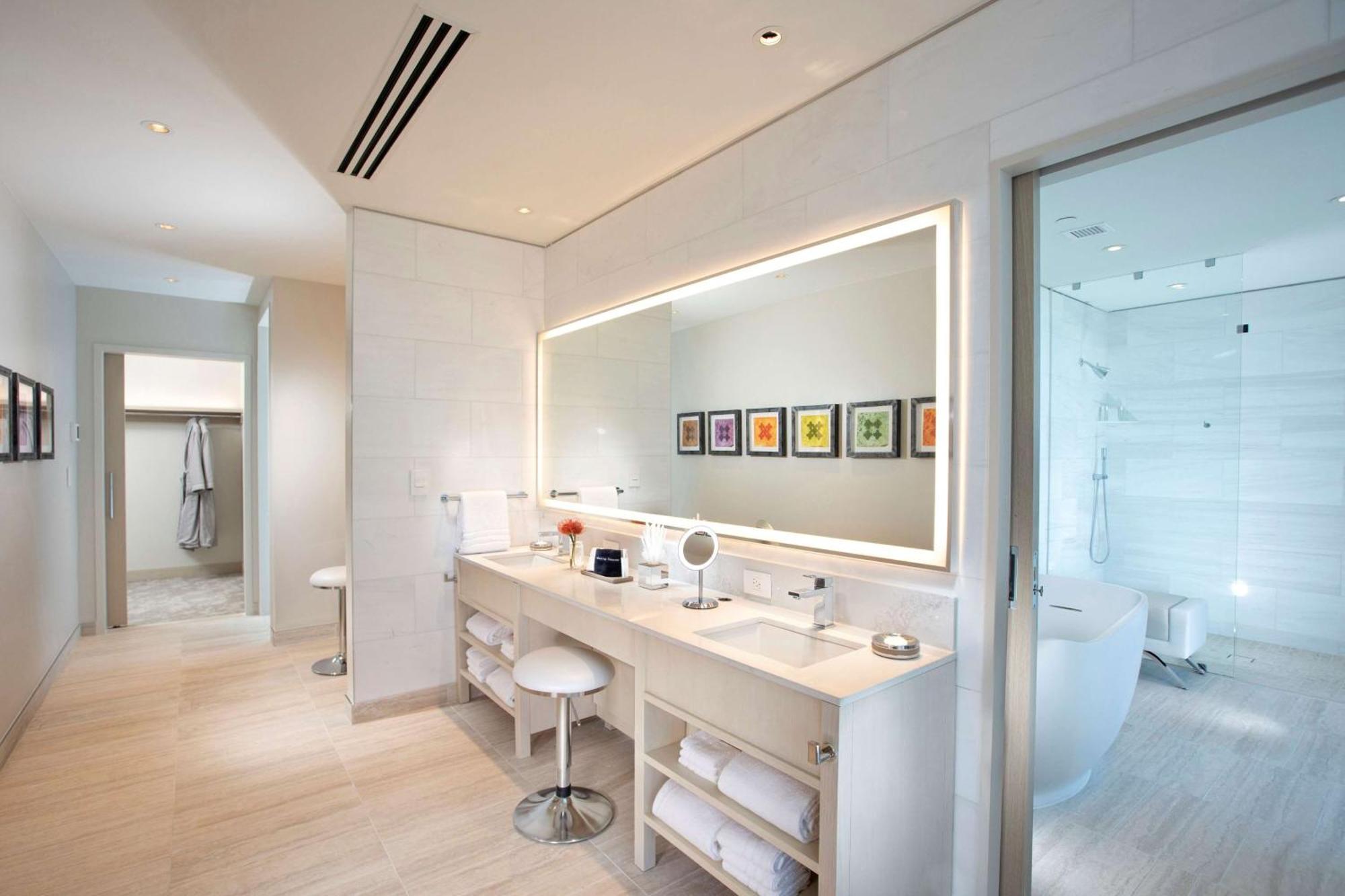 Hall Arts Hotel Dallas, Curio Collection By Hilton Exterior photo