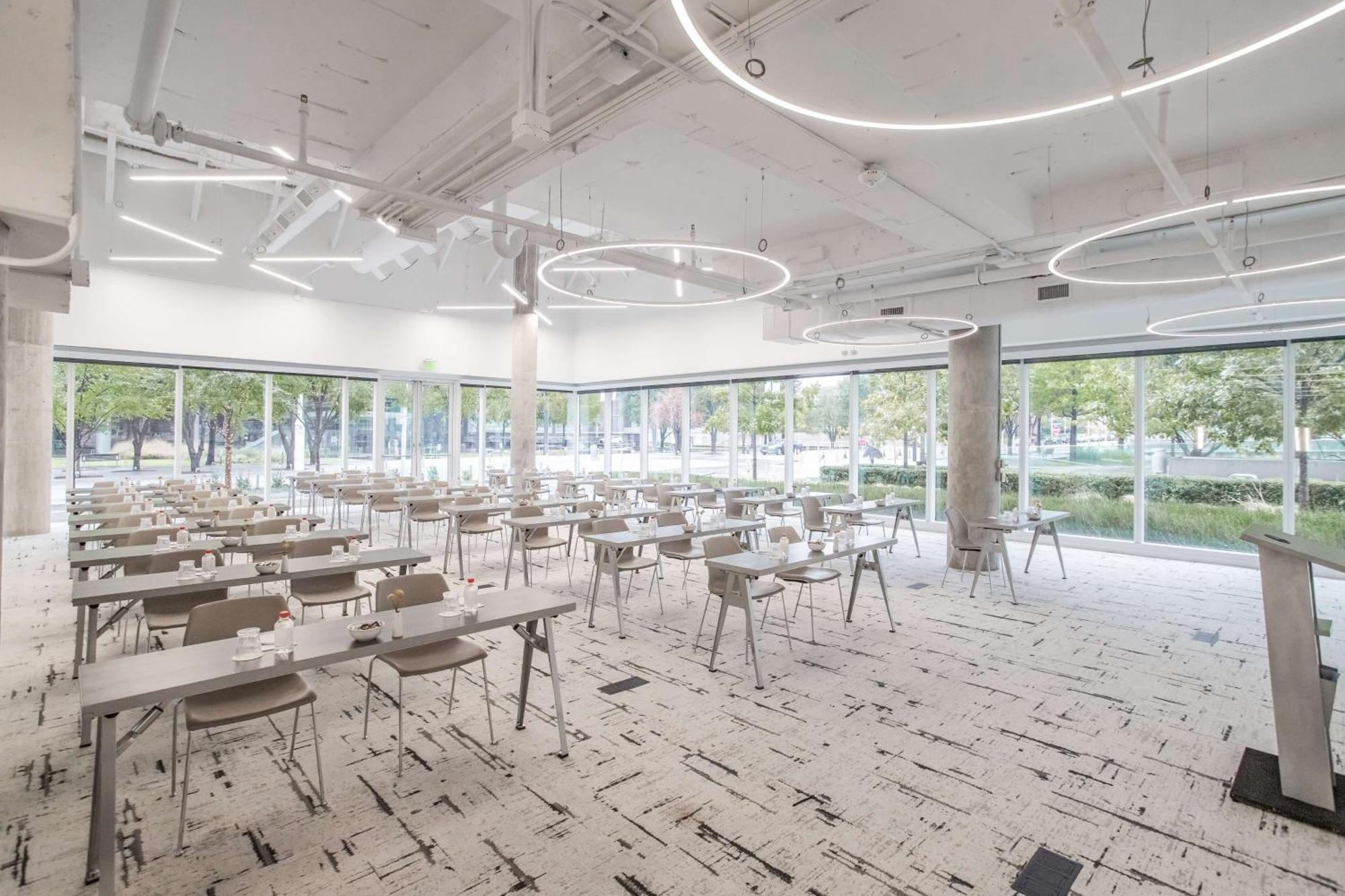 Hall Arts Hotel Dallas, Curio Collection By Hilton Exterior photo