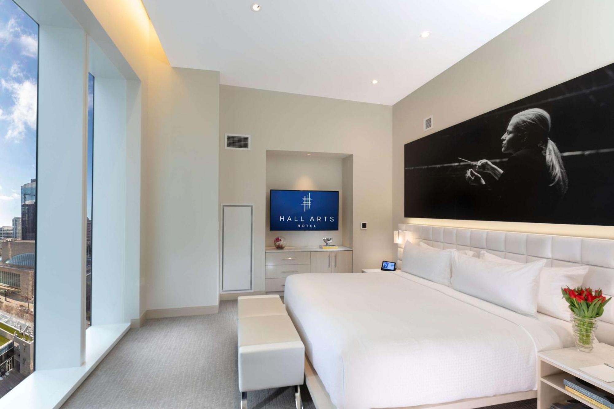 Hall Arts Hotel Dallas, Curio Collection By Hilton Exterior photo