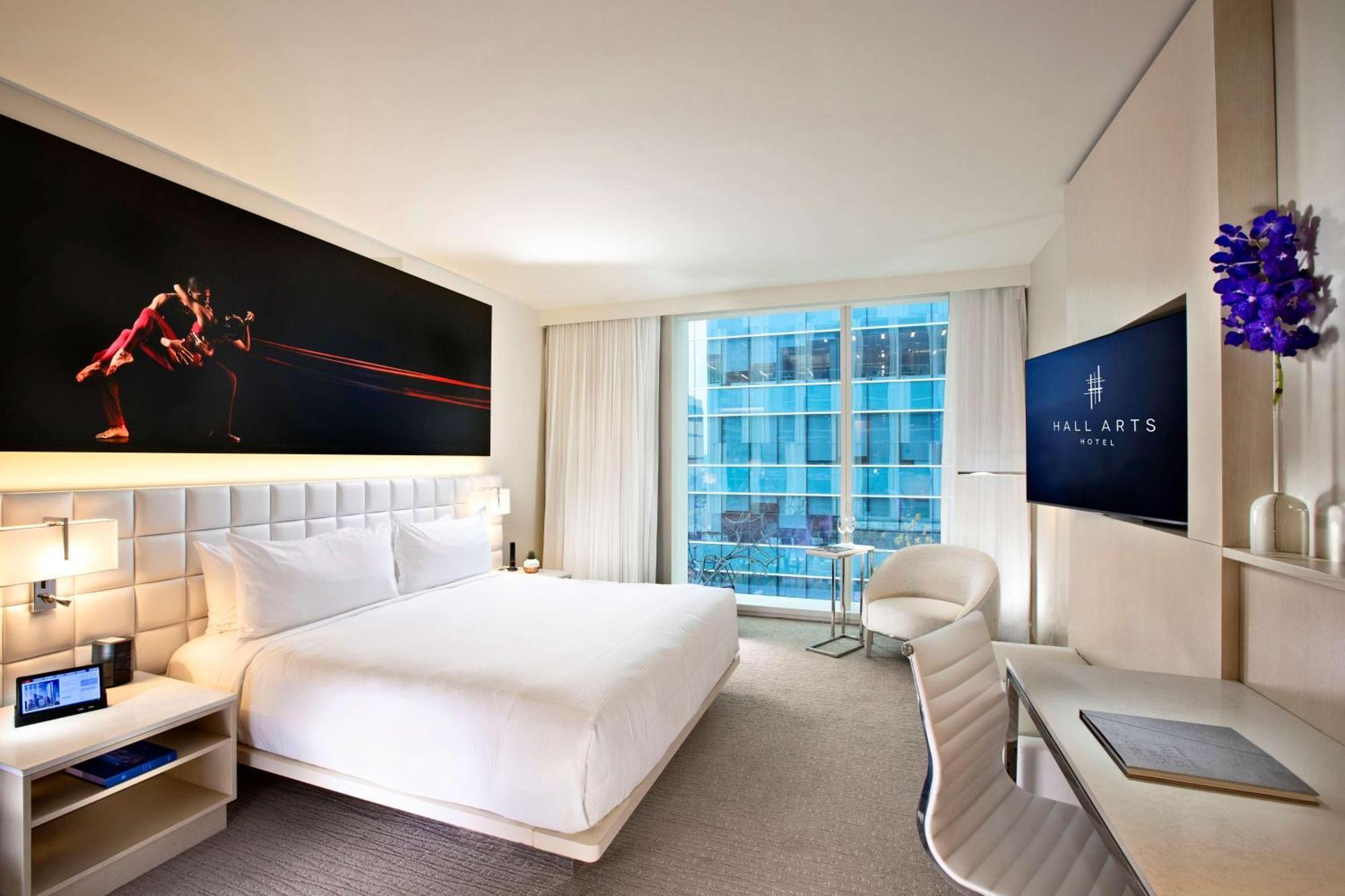 Hall Arts Hotel Dallas, Curio Collection By Hilton Exterior photo